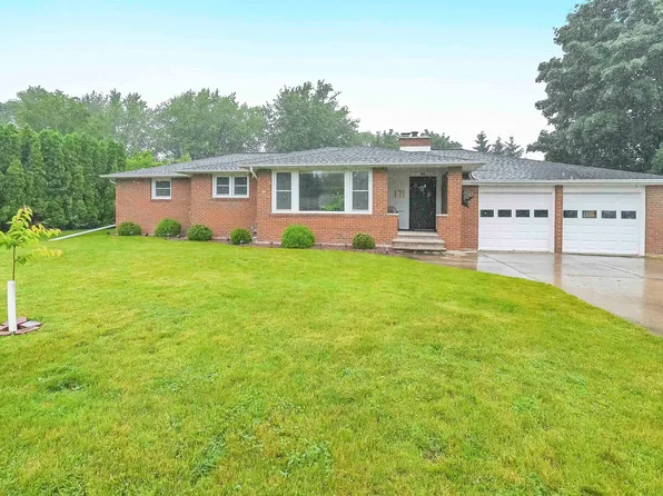 171 E Briar Ln, Green Bay, WI 54301