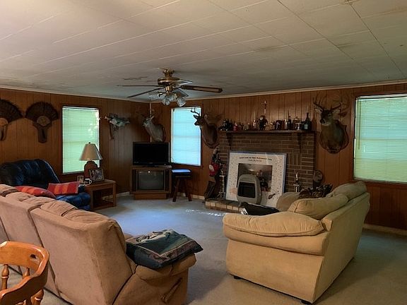 3rd image of 624 Meyers Ln