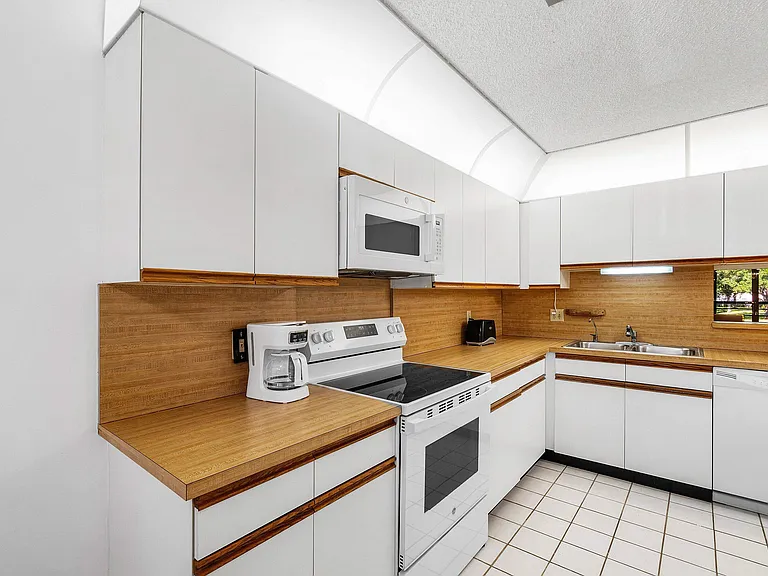 10137 Mangrove Dr #203 — Photo 9