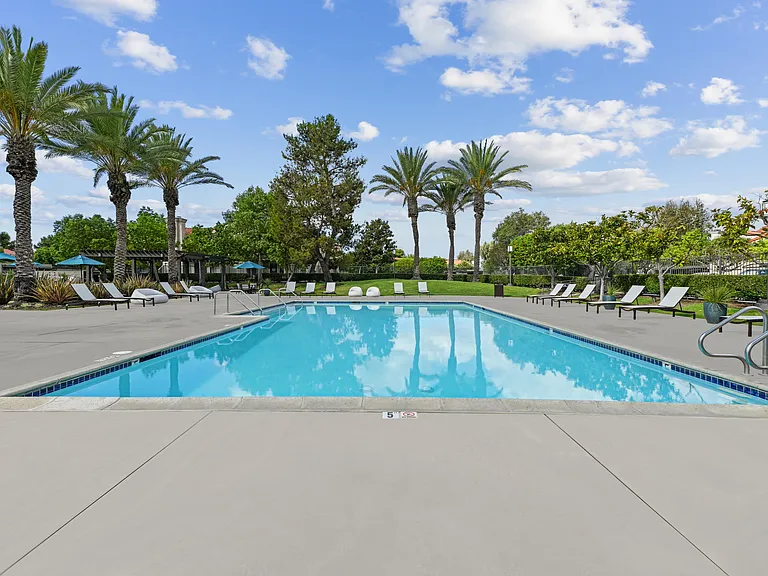 Hidden Hills Condominium Rentals — Photo 18