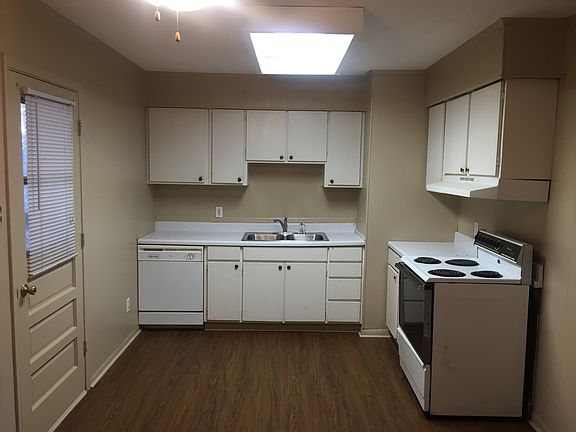 2nd image of 303 Crestwood Dr