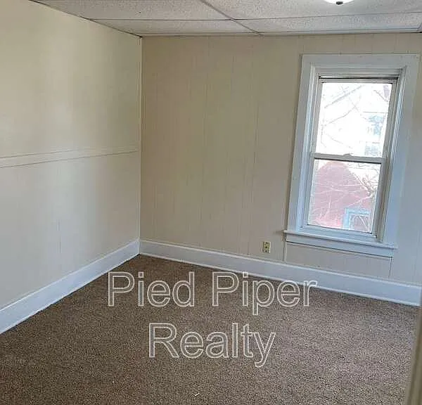 320 W Clark St — Photo 14