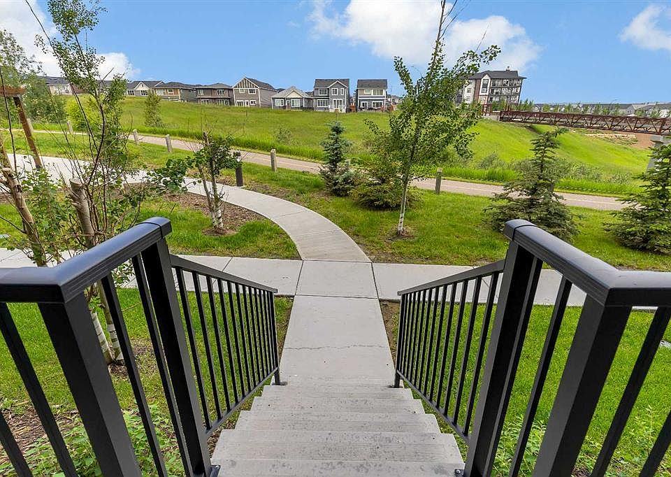 1st image of 40 SE Sage Hill Walk NW #112