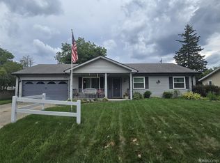 21411 Jefferson St, Farmington Hills, MI 48336