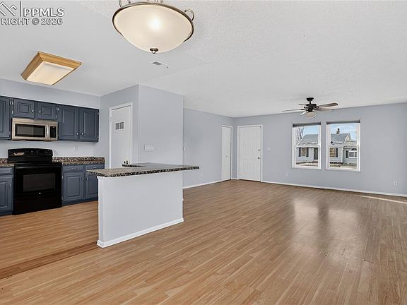 3rd image of 6840 Parkridge Ct