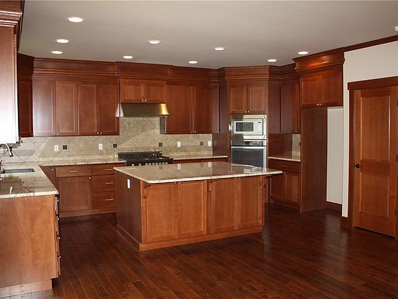 4th image of 27036 NE Stewart St