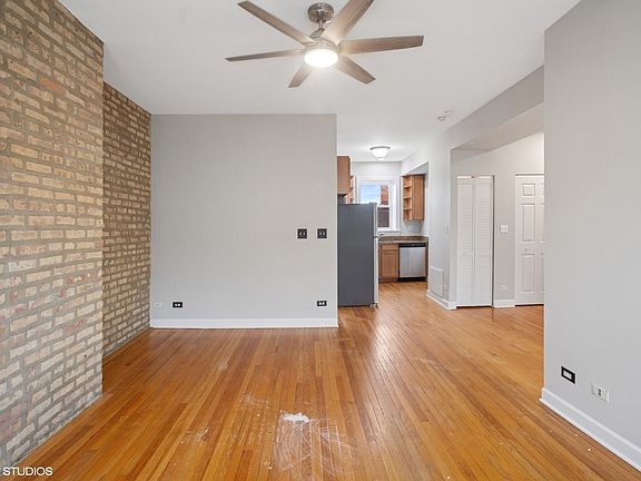 4th image of 4020 N Albany Ave APT 3B