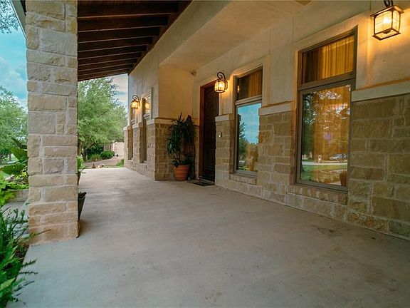 5th image of 10259 Brangus Rd