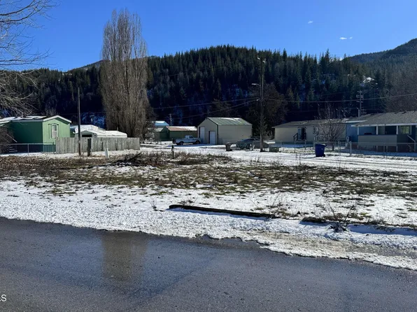 907 Washington Ave, Smelterville, ID 83868