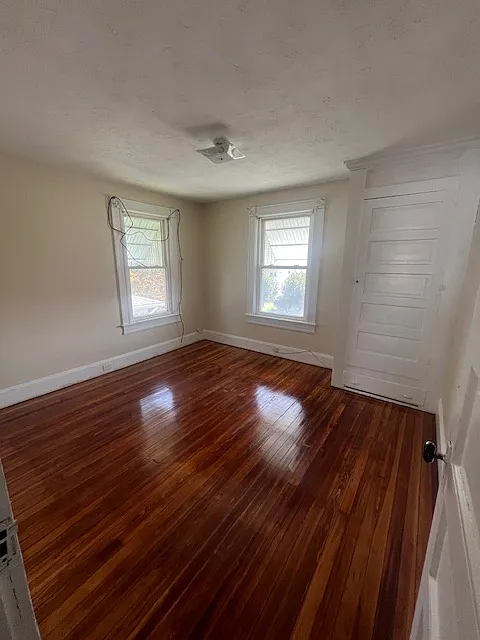 625 N Bromley Ave — Photo 2