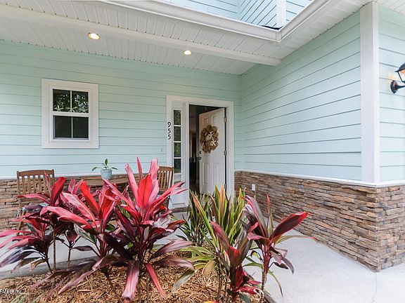 3rd image of 955 N 20TH Street