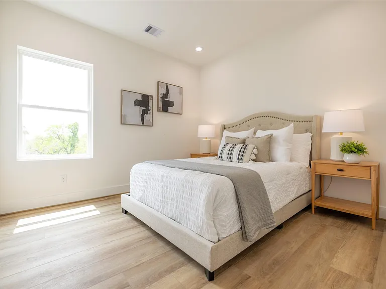 4010 Yellowstone Blvd — Photo 14