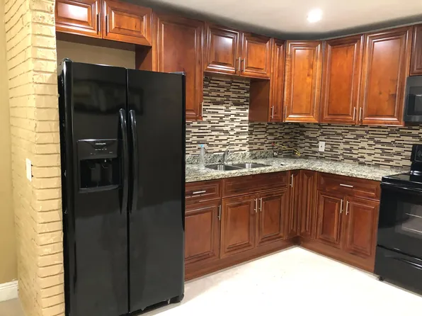 (undisclosed Address), Hollywood, FL 33023