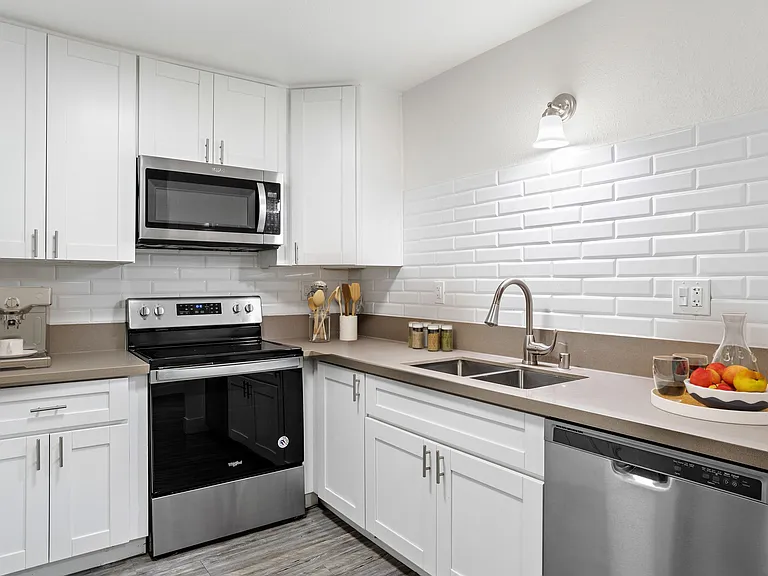FH - Hilltop Apartments — Photo 30