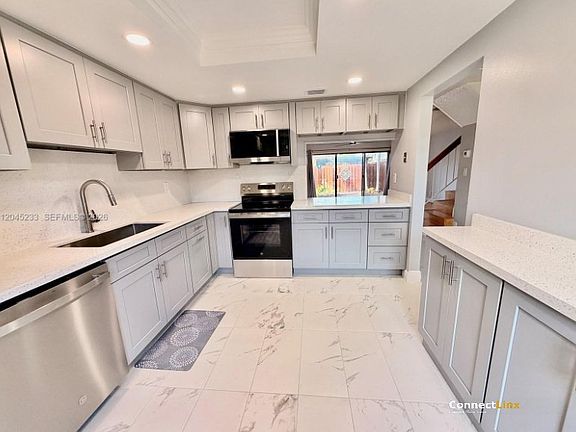 5th image of 7361 SW 26th Ct