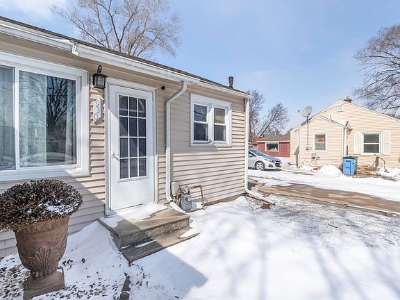 5th image of 930 Colleen Ave