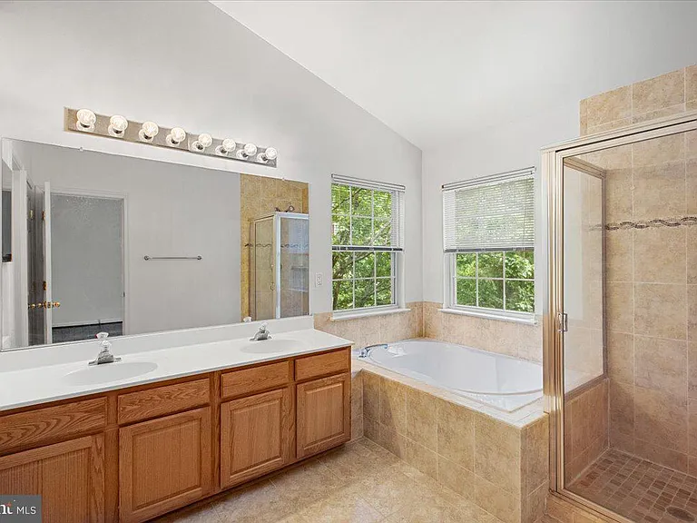 4113 Flower Box Ct — Photo 24