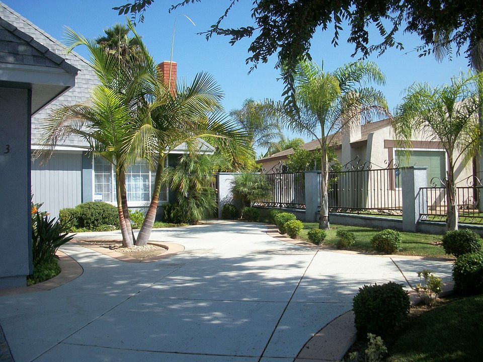 2nd image of 1283 Calle Candelero