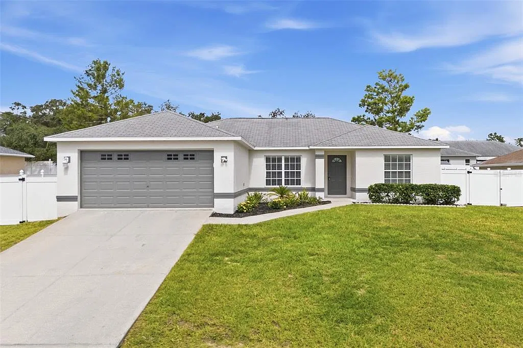 3 bed, 2.0 bath, 1559 sqft, $2,195 — Photo 1