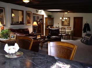 6606 Encino Ave, Lake Balboa, CA 91406