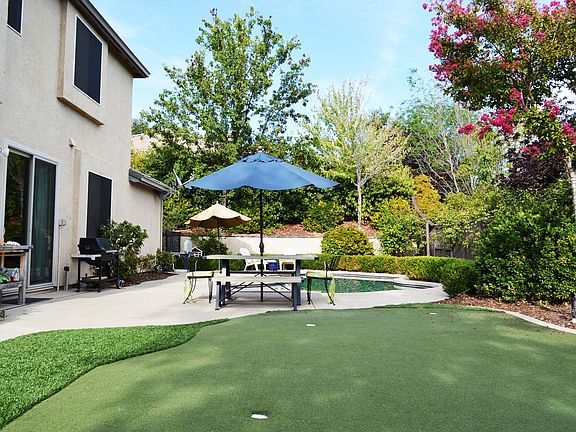 2nd image of 802 Bryce Ct