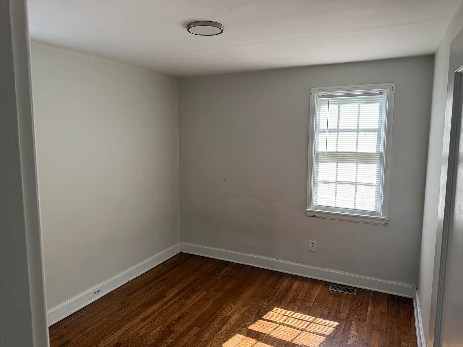 2 bed, 817 sqft, $1,400 — Photo 4