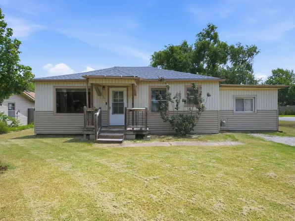 410 N Kansas St, Benton, KS 67017
