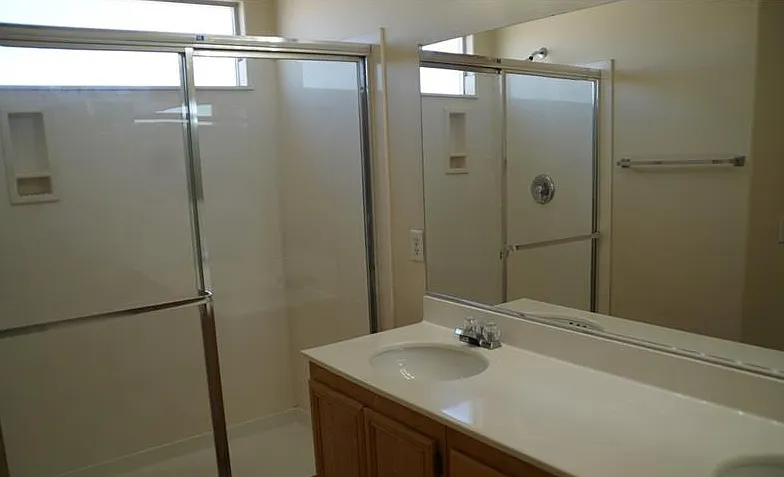 3 bed, 2.5 bath, 1580 sqft, $1,895 — Photo 4