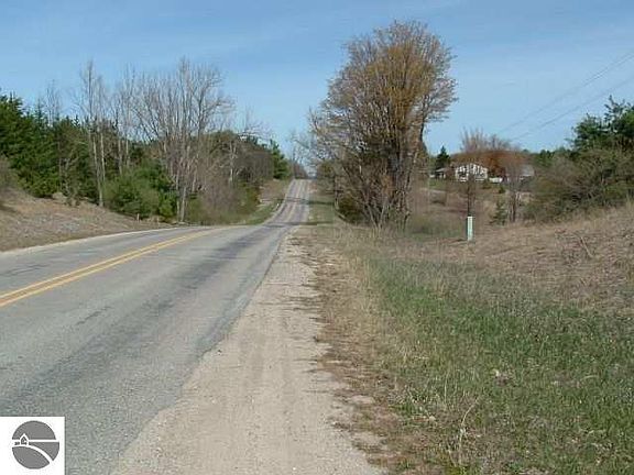 5th image of 0 Skegemog Point Rd