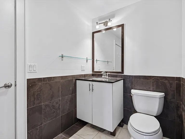 635 6th St #4B — Photo 7