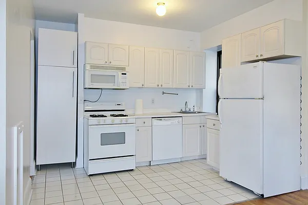 Rented by Julianna Realty Corp | media 11