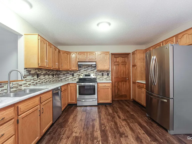 7028 Gimbel Ct — Photo 4