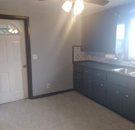 4th image of 201 Carrollton St