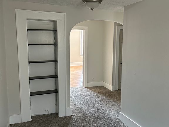 3rd image of 117 W Grand River Ave APT 2