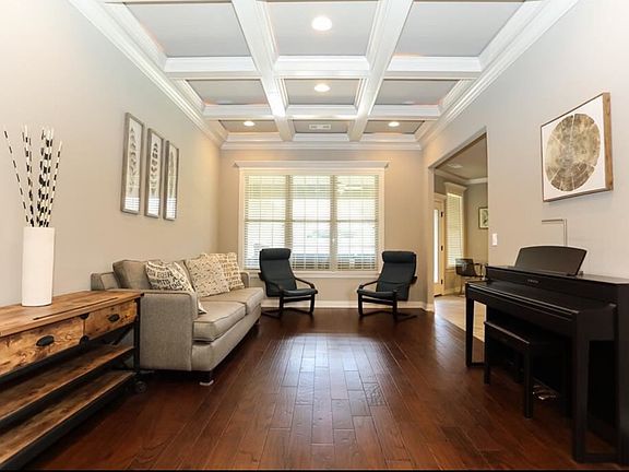 4th image of 3102 SW Mahogany Ave