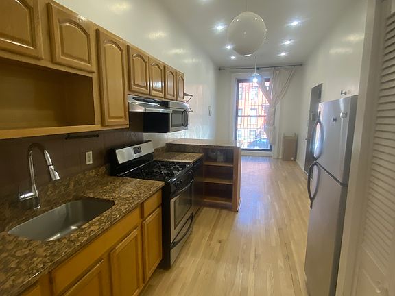 2nd image of 224 Cumberland St APT 2