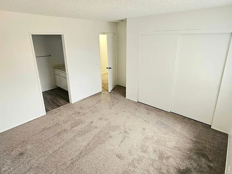 9669 Marilla Dr — Photo 18