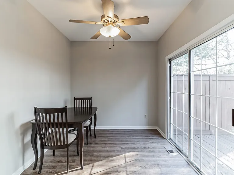 487 Fort Hill Cir — Photo 5