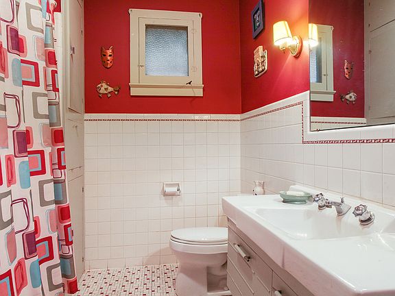 5th image of 37 Fontainebleau Dr