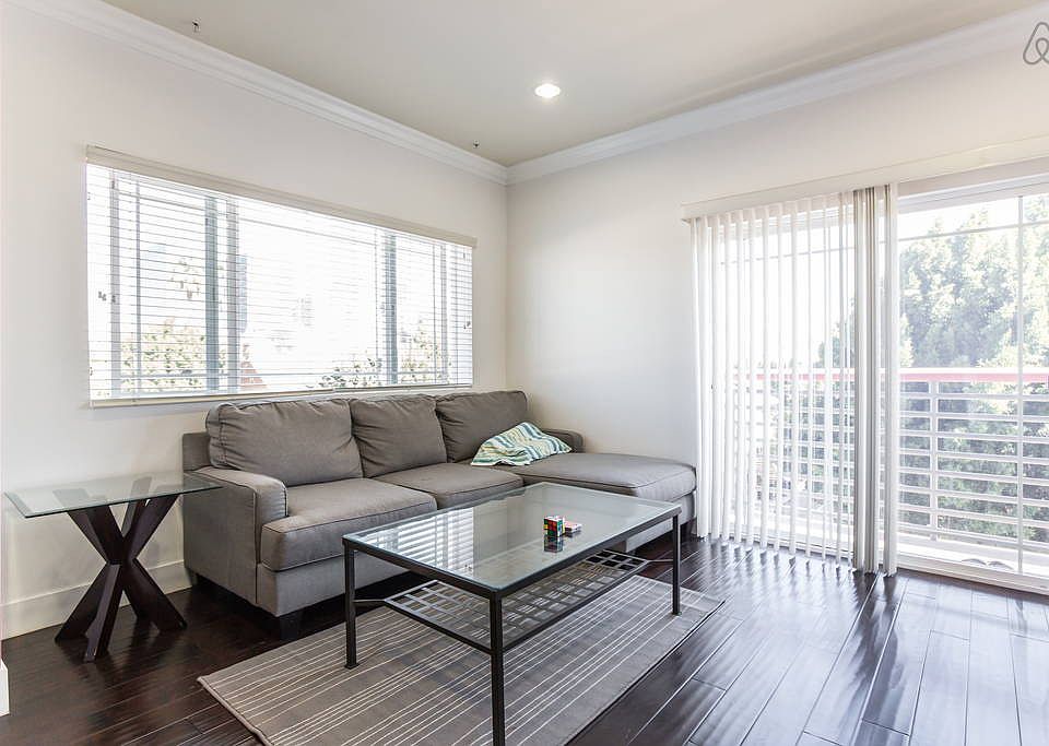 1st image of 815 S Harvard Blvd #301