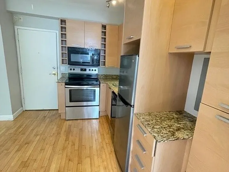 732 W Bittersweet — Photo 24