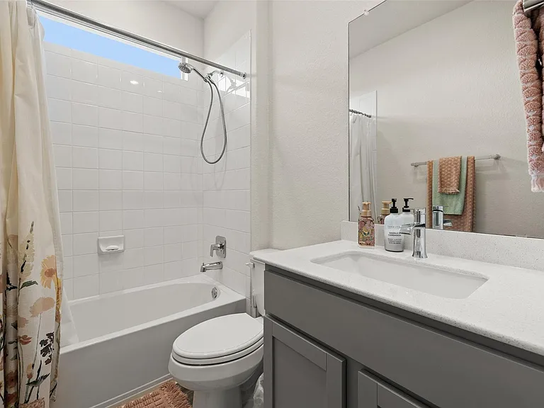 16401 Coratina Dr — Photo 11