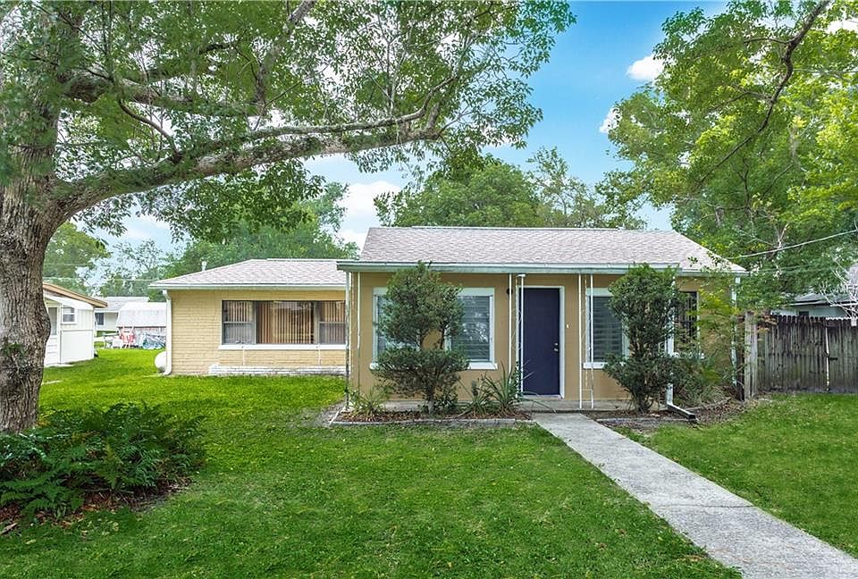 1st image of 206 Lake Griffin Cir