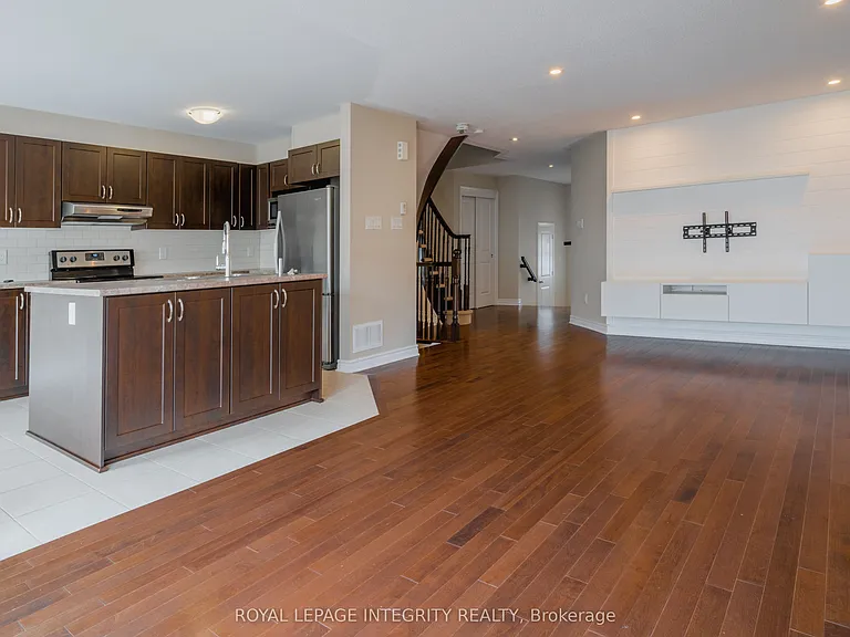 71 Fallengale Cres — Photo 4