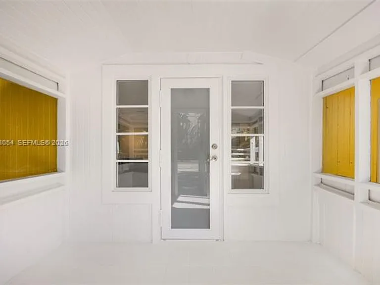 3041 Calusa St — Photo 13