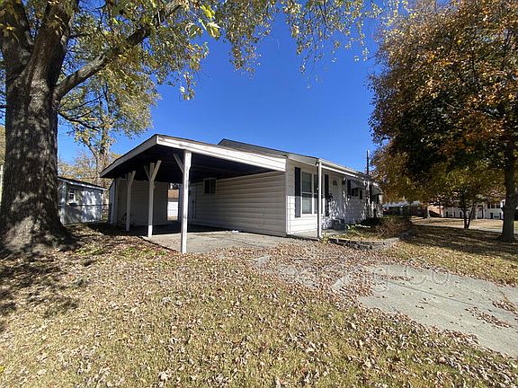4th image of 815 Lexington Park