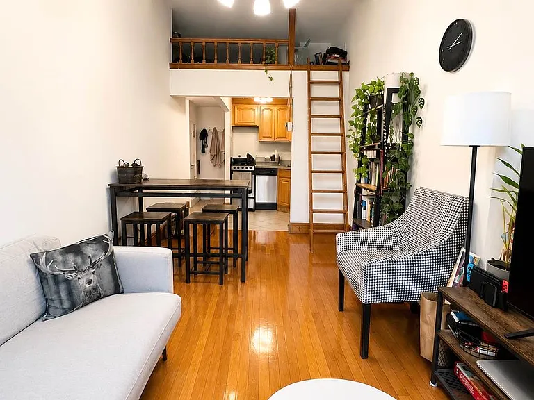 55 W 68th St #4A — Photo 3