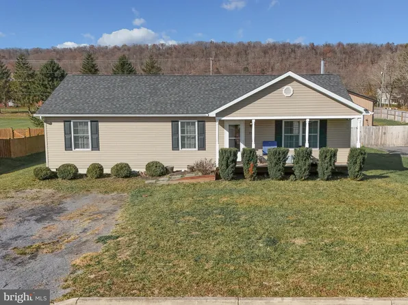 75 Village Dr, Capon Bridge, WV 26711