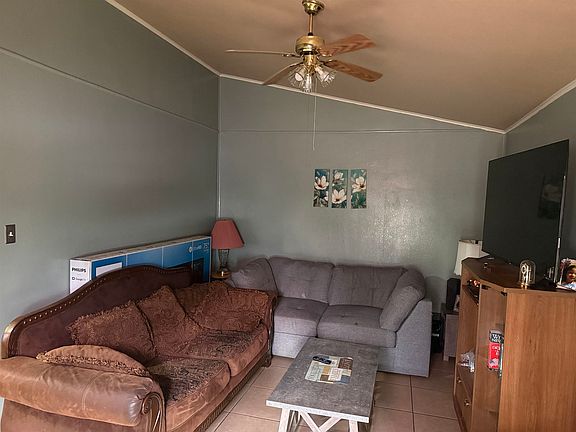 4th image of 109 Shawnee St