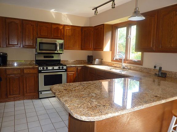 3rd image of 491 Patricia Ct